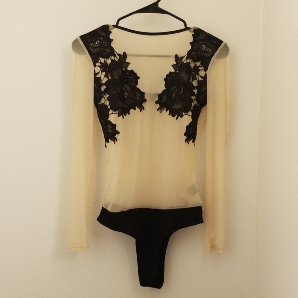 Lace light mesh bodysuit with floral print